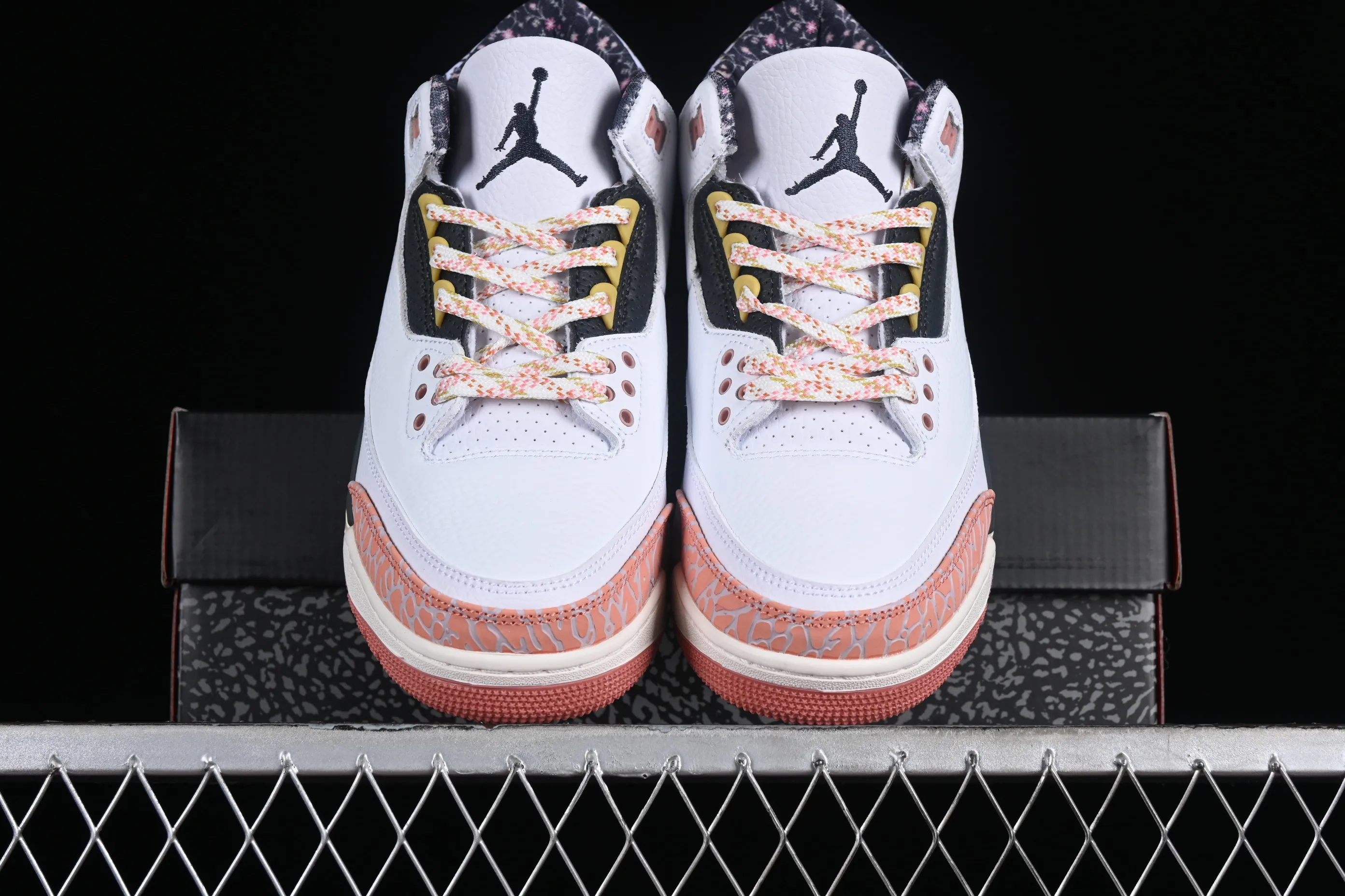 All categories Air Jordan Jordan series basketball shoes Air Jordan 3 cost-effective version Air Jordan 3 GS "Red Stardust" AJ3 Joe 3 new white pink flower 441140-100